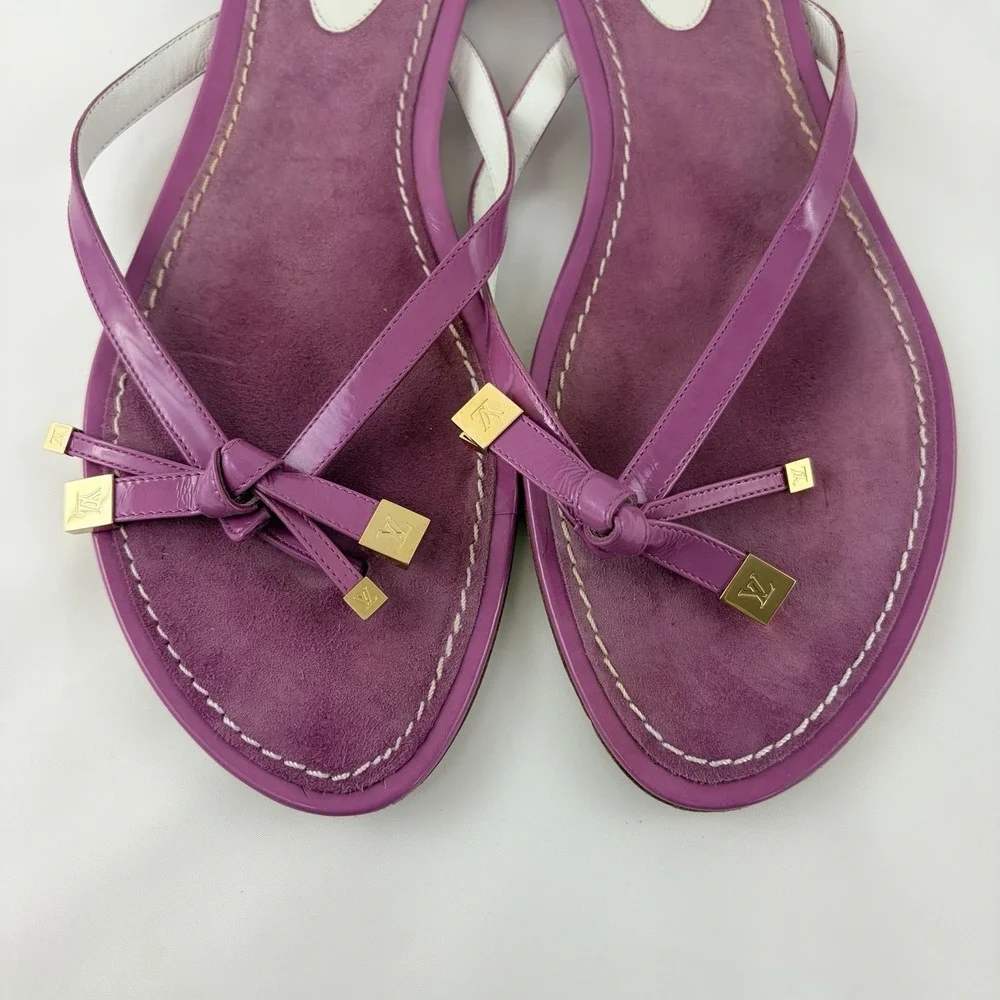 Louis Vuitton Women's Pink Leather Thong Sandals Size 40 Gold LV Charm Italy - Picture 6 of 9